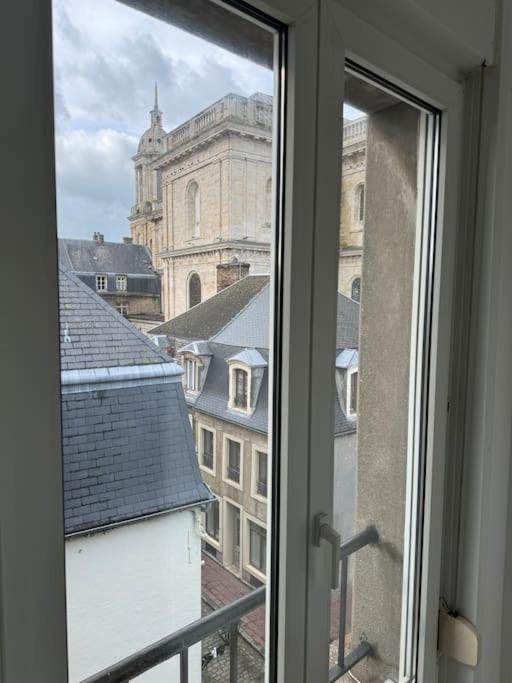 Apartamento Le Tiki De Notre-Dame - Duplex Vue Cathedrale Boulogne-sur-Mer Exterior foto